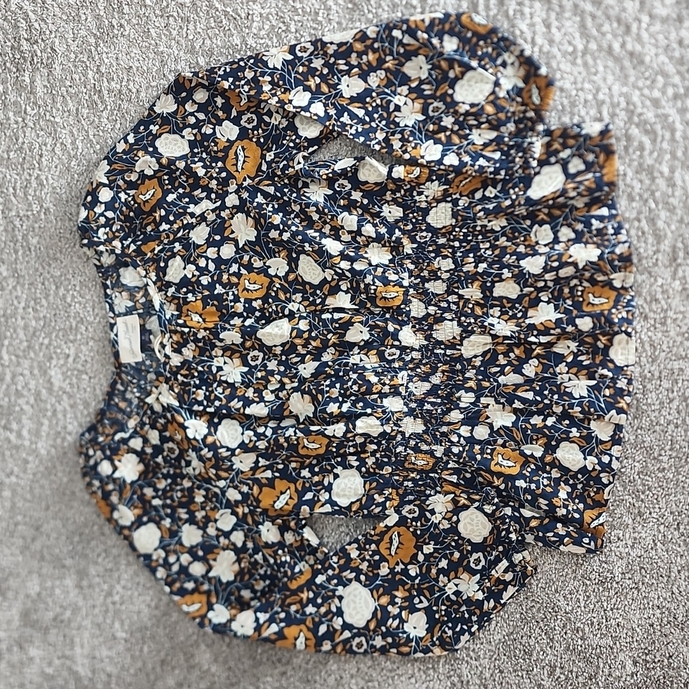 ~Universal Thread~ NWT Long Sleeve Floral Blouse